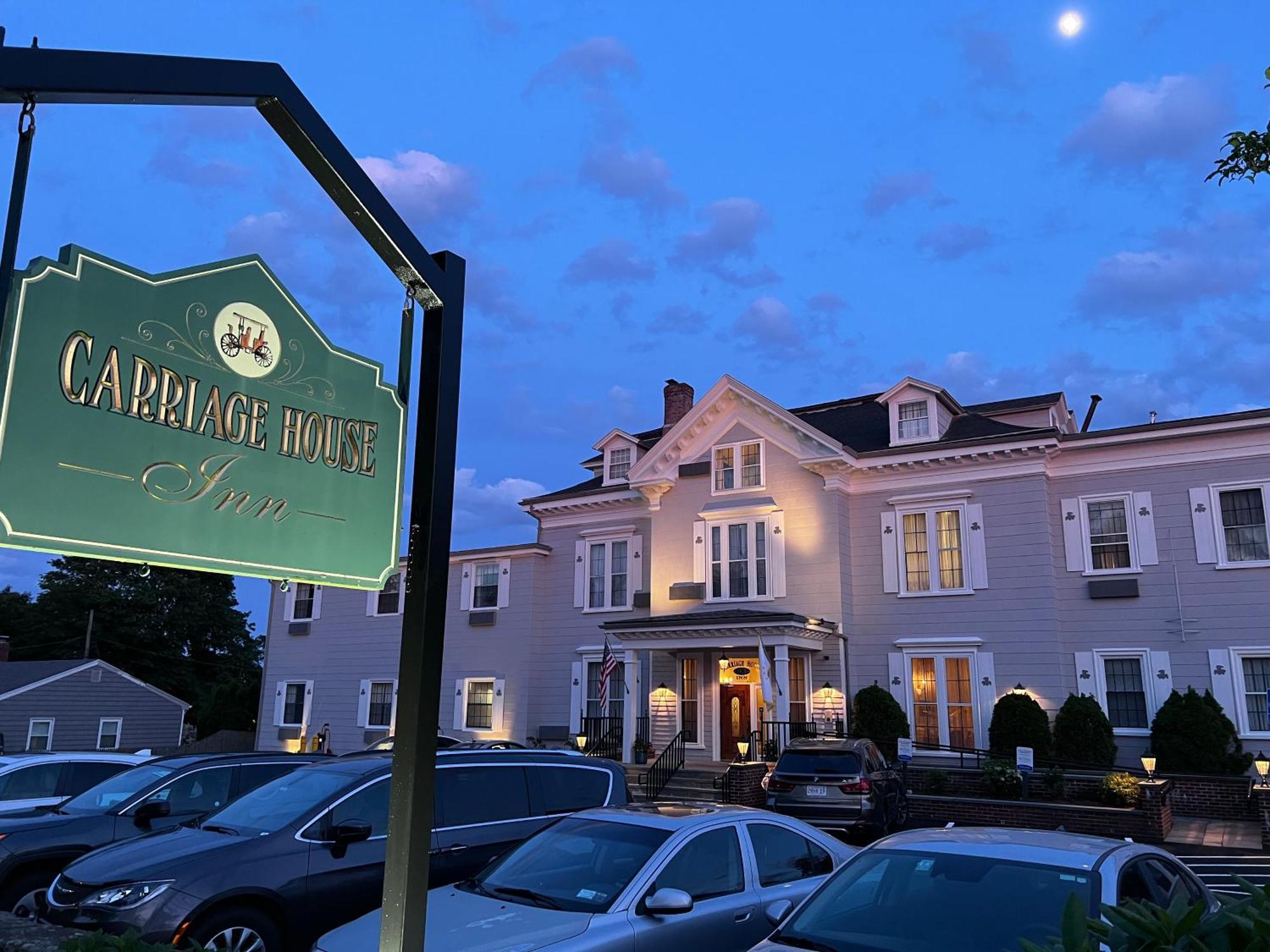 The Carriage House Inn Newport ミドルタウン エクステリア 写真