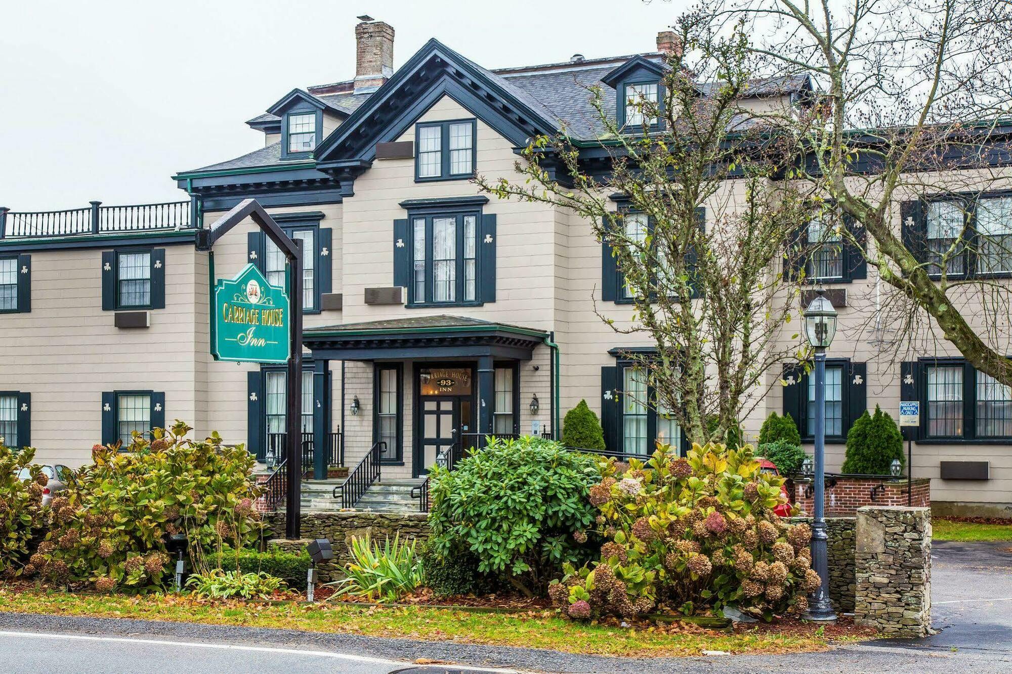 The Carriage House Inn Newport ミドルタウン エクステリア 写真